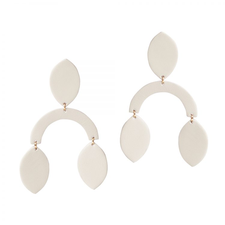 ROBIN LEATHER off-white EARRING BERTHELOTTI