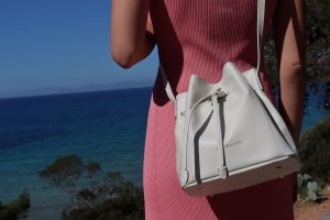 Lily, Berthelotti bag